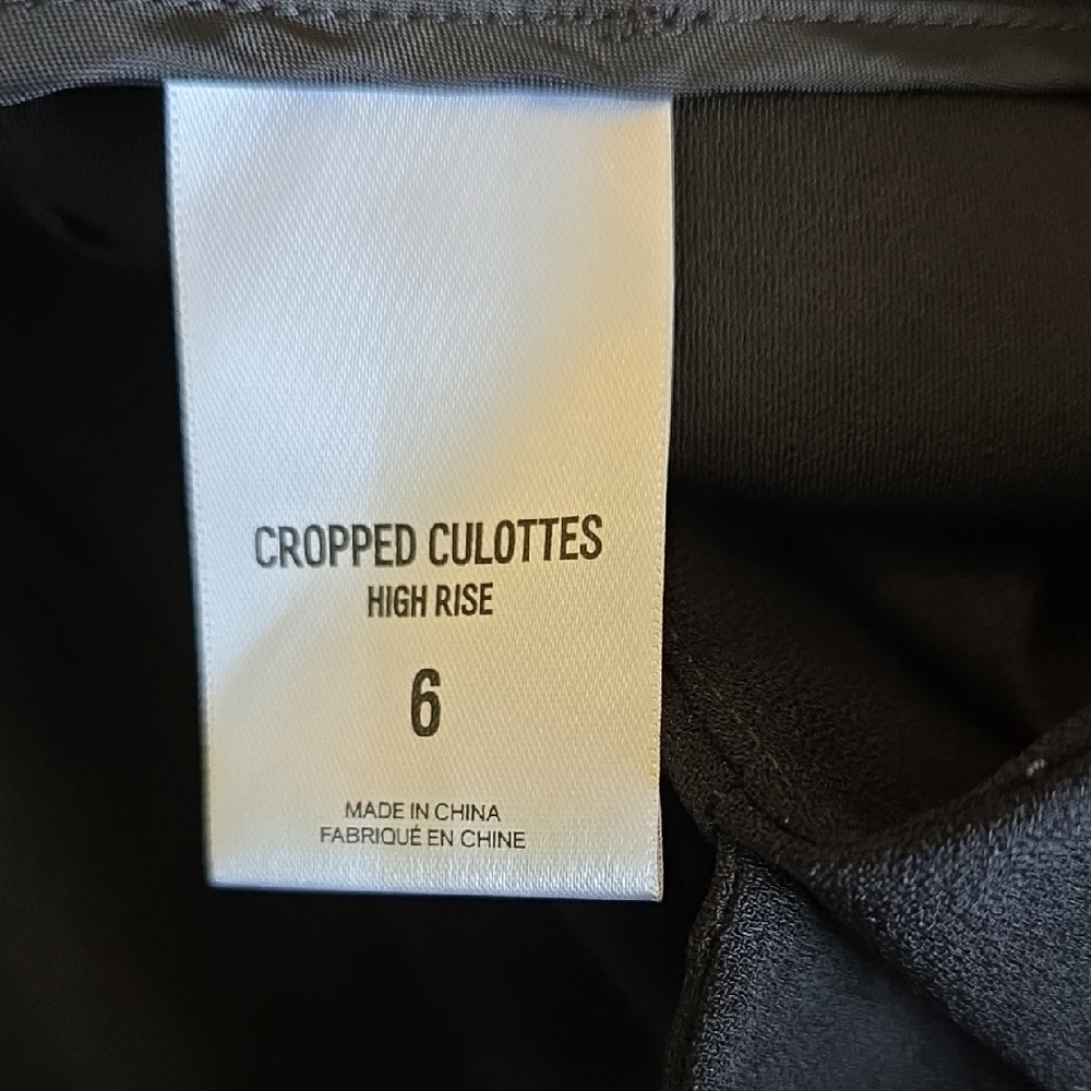 Express Black Cropped Culottes  - Women's Size 6 - Picture 9 of 10